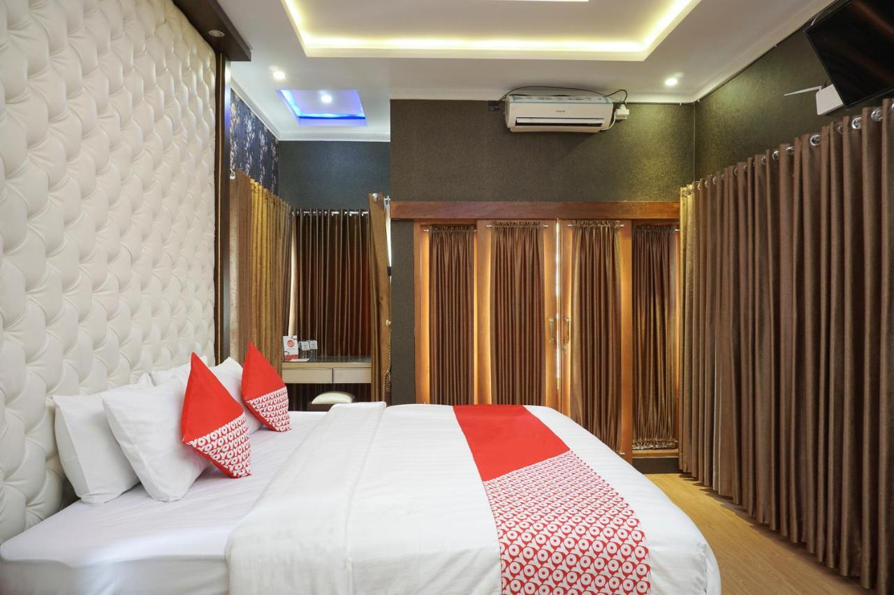 Super Oyo 444 Rafitha Homestay Baturetno Exterior photo