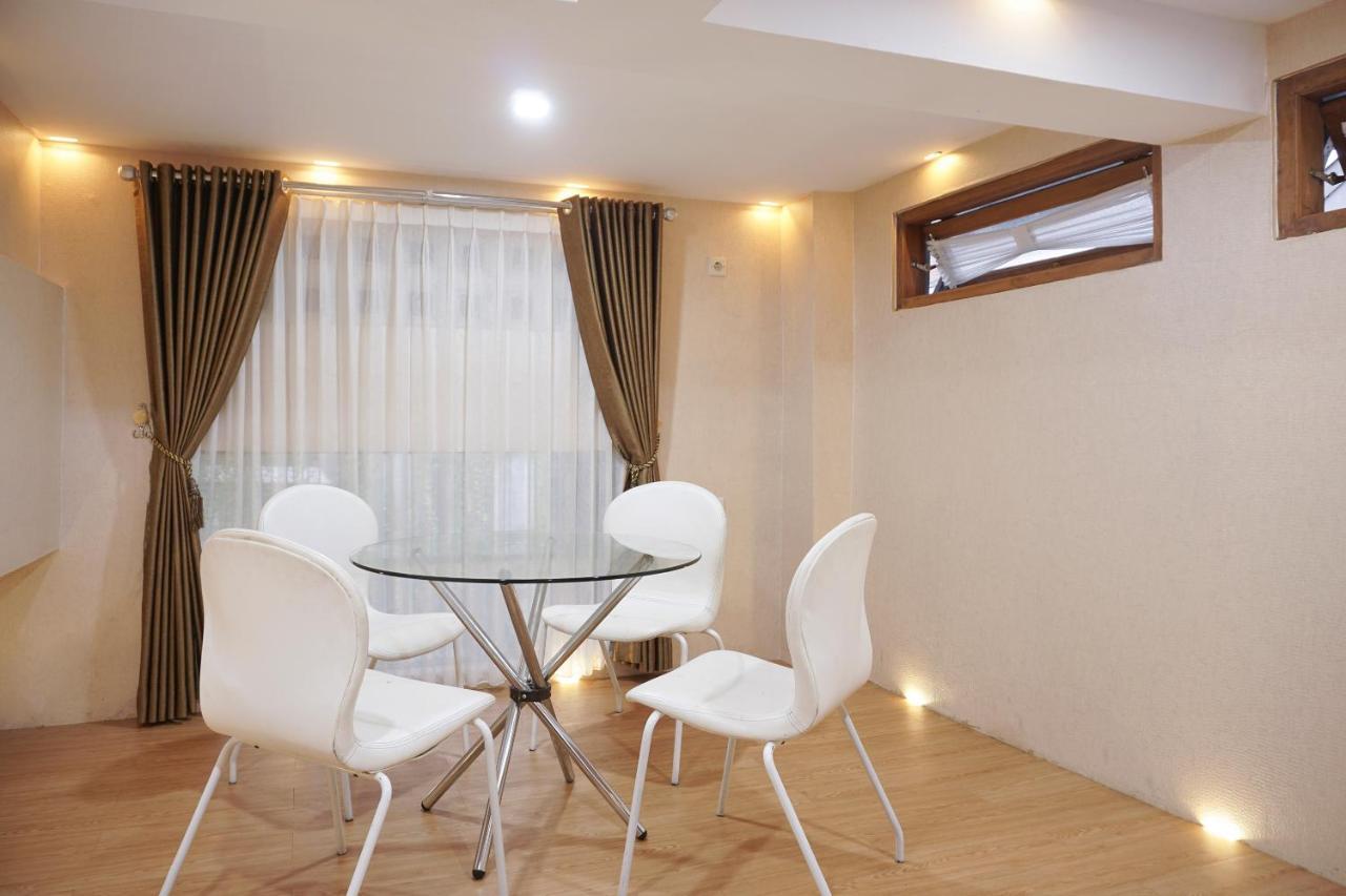 Super Oyo 444 Rafitha Homestay Baturetno Exterior photo