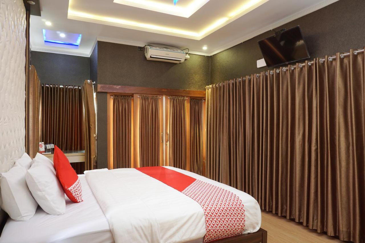 Super Oyo 444 Rafitha Homestay Baturetno Exterior photo